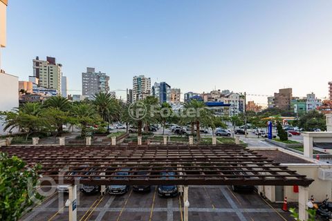 Image 17 - 917672
