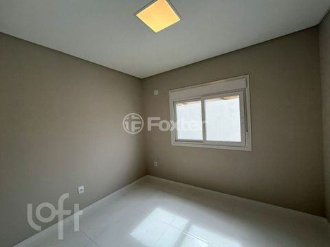 Image 11 - 917675