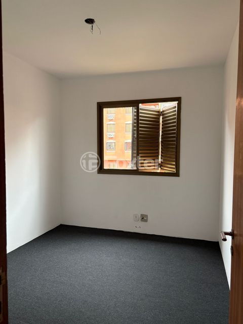 Image 4 - 917686