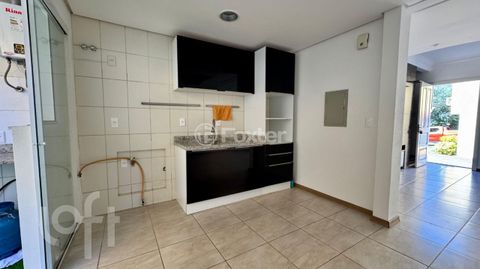Image 6 - 917687