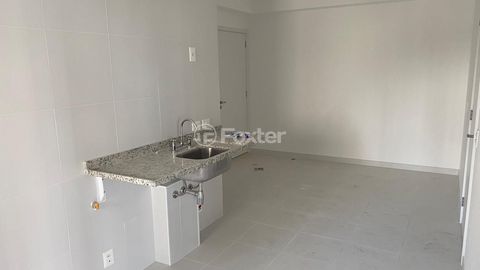 Image 7 - 917715