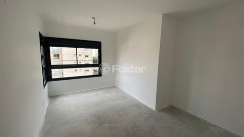 Image 19 - 917715