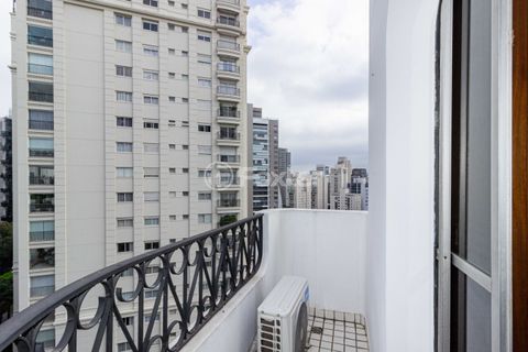 Image 18 - 917746