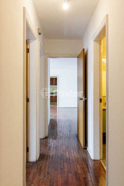 Image 4 - 917746