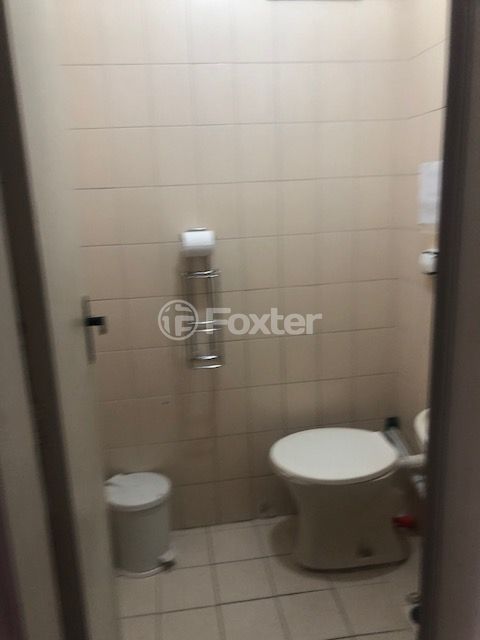 Image 8 - 917809