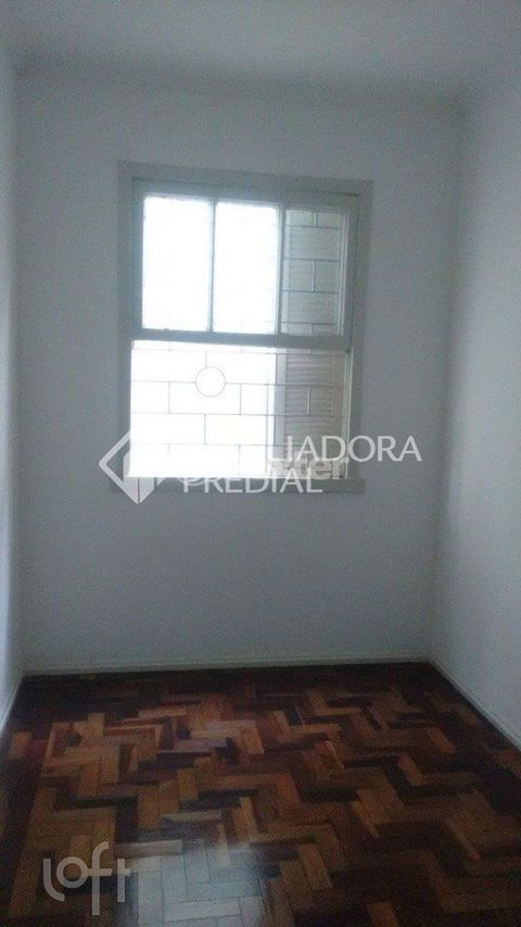 Image 3 - 917810