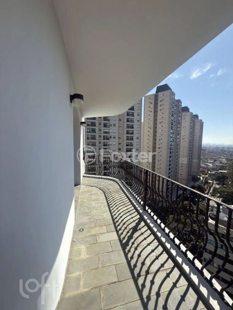 Image 4 - 917824