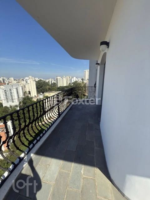 Image 3 - 917824