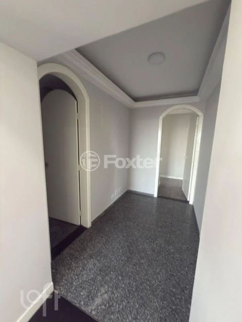 Image 5 - 917824