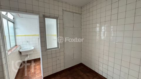 Image 4 - 917827