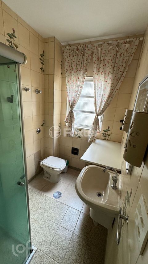 Image 11 - 917827