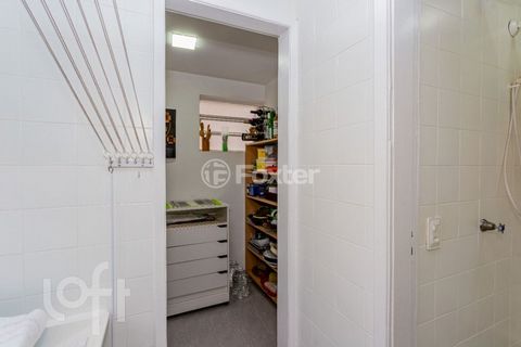 Image 8 - 917830