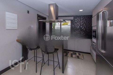 Image 4 - 917871