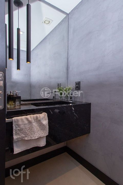 Image 7 - 917871