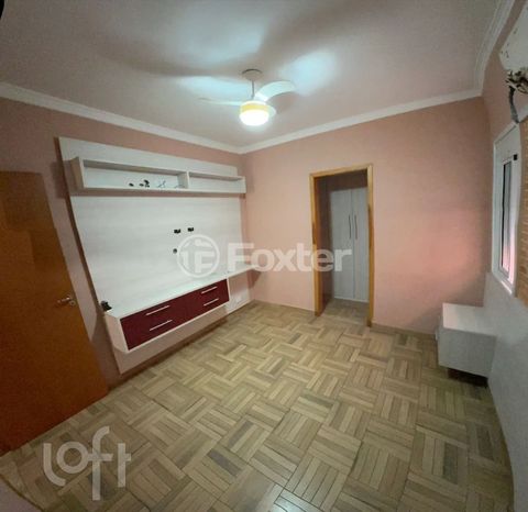 Image 8 - 917933