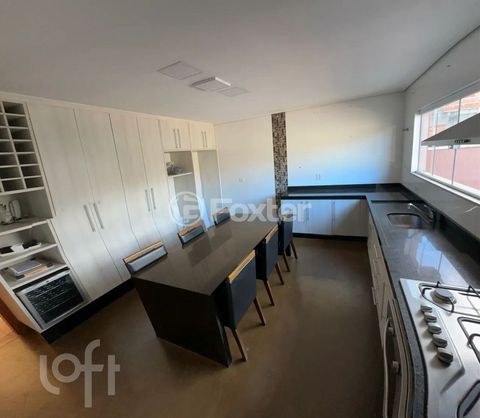 Image 3 - 917933