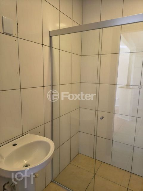 Image 4 - 917935