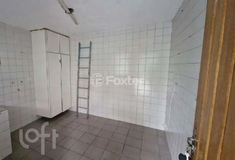 Image 17 - 917940