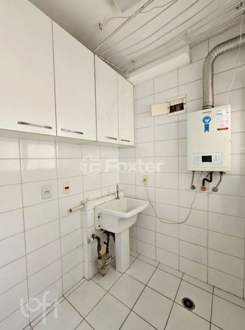 Image 7 - 917945
