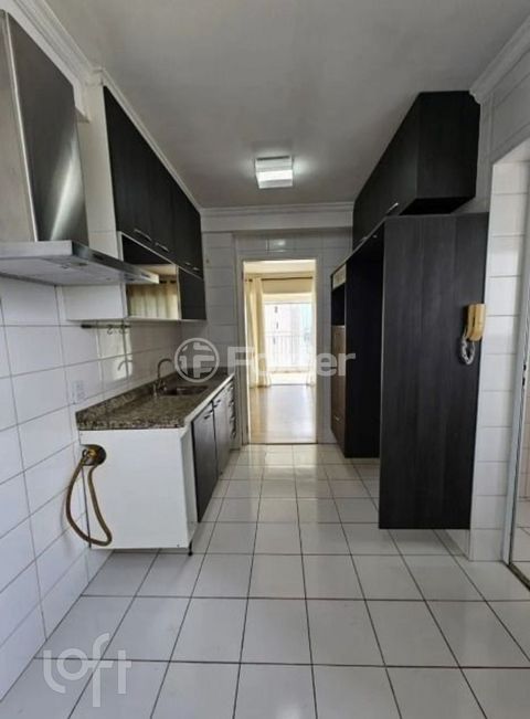 Image 6 - 917945