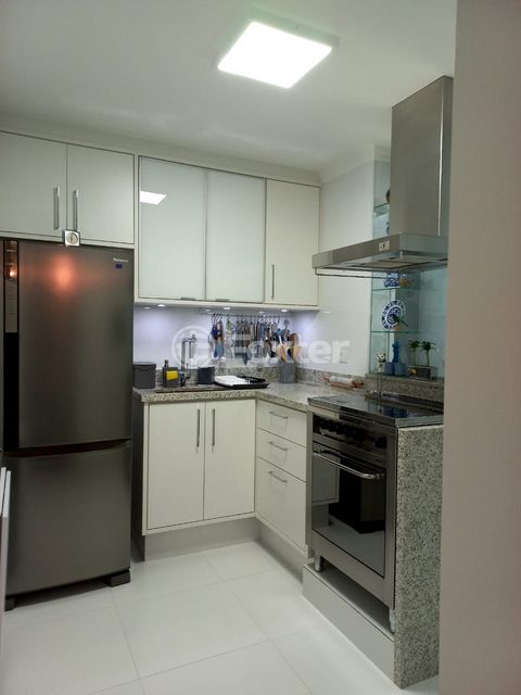 Image 7 - 917948