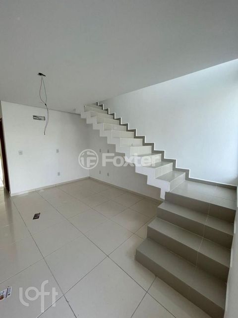 Image 5 - 917949