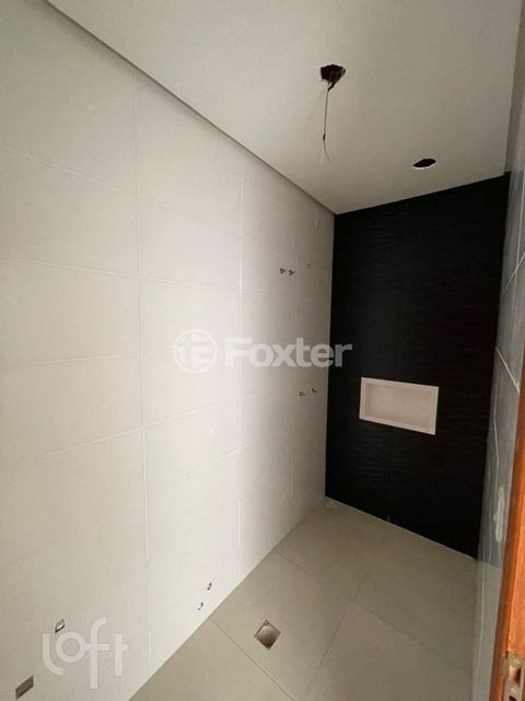Image 6 - 917949