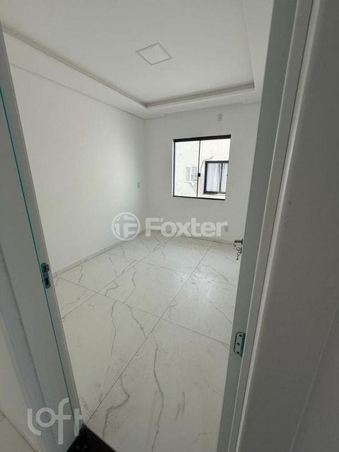 Image 11 - 917951