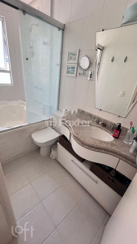 Image 11 - 917952