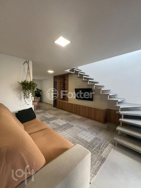 Image 3 - 917955