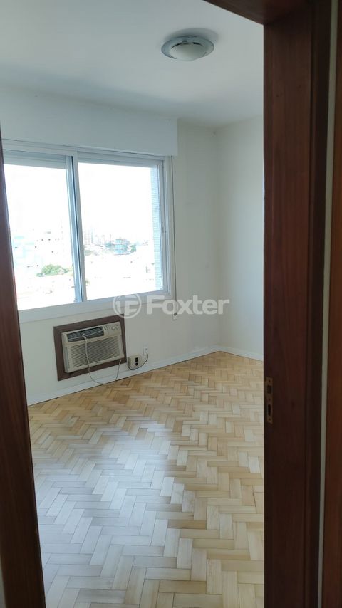Image 11 - 917973