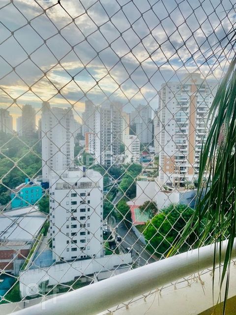 Image 8 - 918024
