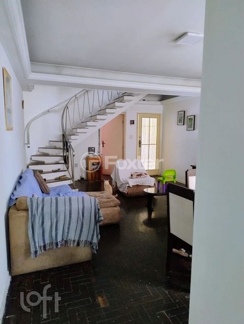 Image 17 - 918028