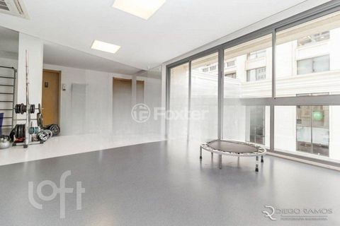 Image 19 - 918032