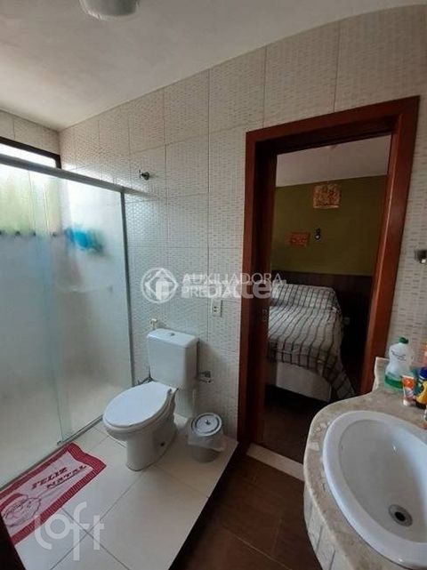 Image 7 - 918075