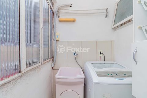Image 19 - 918077