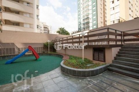 Image 11 - 918103