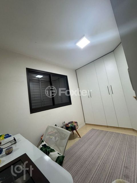 Image 4 - 918141