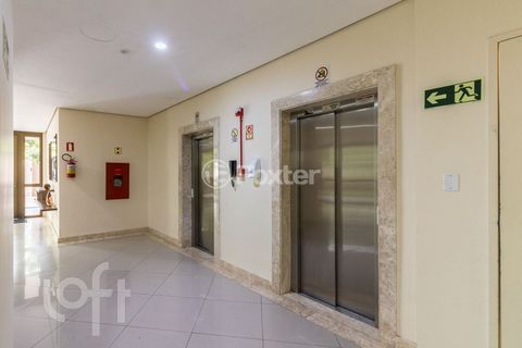 Image 18 - 918165