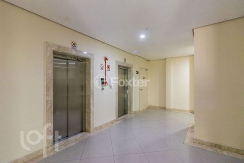 Image 19 - 918165