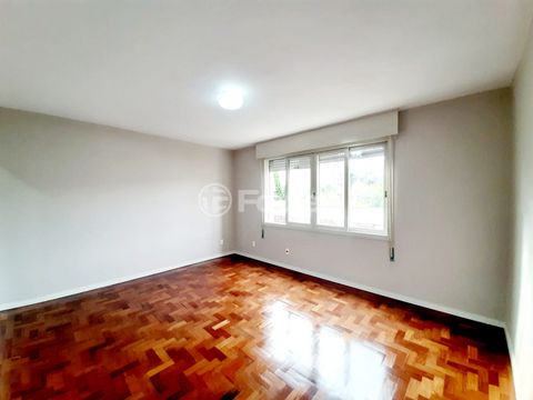Image 1 - 918275