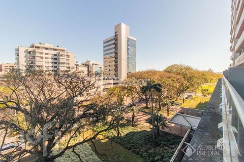 Image 18 - 918303