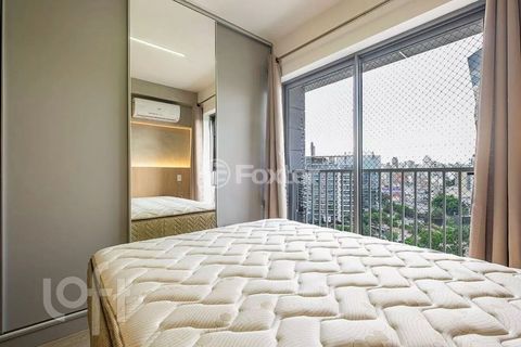 Image 4 - 918405