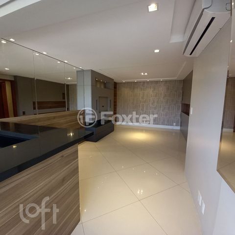 Image 5 - 918466