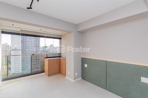 Image 1 - 918474