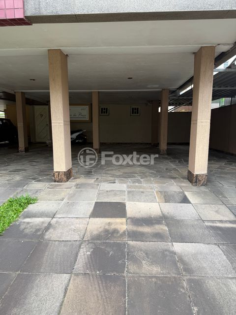 Image 17 - 918501