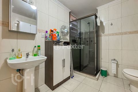 Image 15 - 918502