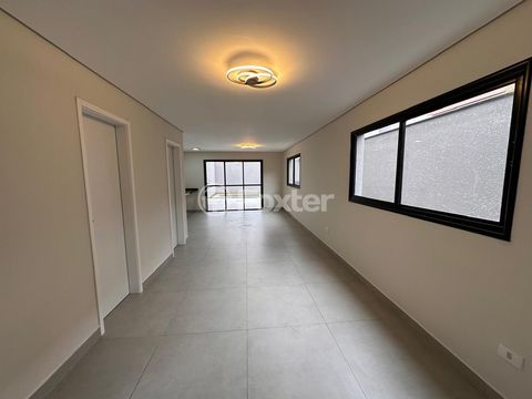 Image 4 - 918506