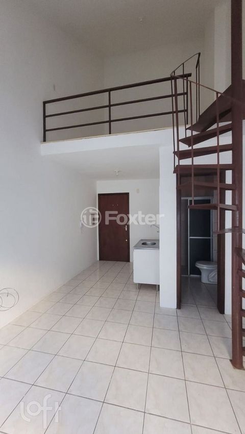 Image 3 - 918528