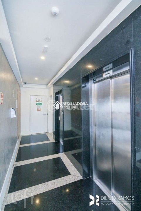 Image 9 - 918534
